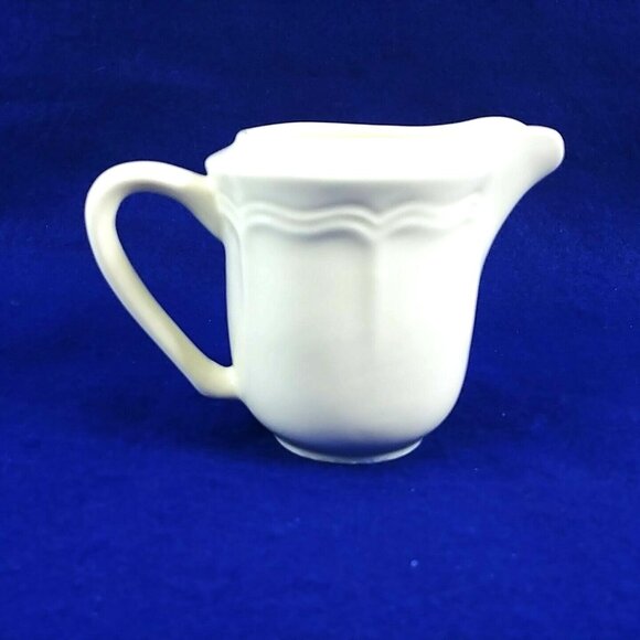Vtg Thomson Pottery White Creamer Pitcher China 4" Microwave & Dishwasher Safe - Picture 1 of 7